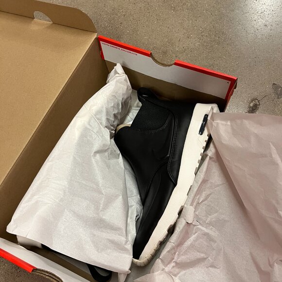 Nike Nike Women's Black Air Max Thea Mid Shoe . - Picture 16 of 16